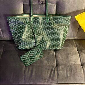 Green Patterned Tote Bag with Pouch